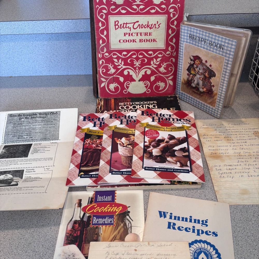 Vintage Cookbook Bundle Betty Crocker Better Homes & Gardens Handwritten Recipes